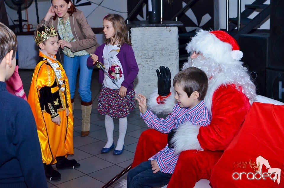 Serbare de Crăciun în No Problem, 