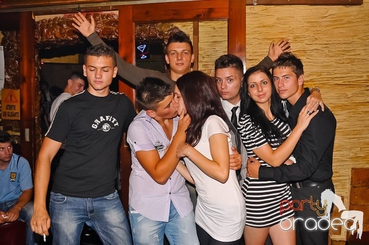 Sfârşit de săptămână cu distracţie şi muzică bună în Downtown,
