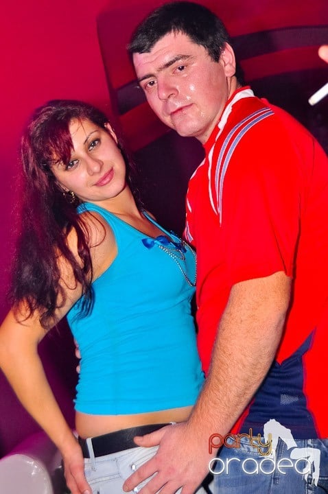 Sfârşit de săptămână în Club Atti's,