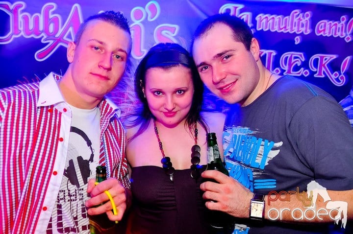 Sfârşit de săptămână în Club Atti's,