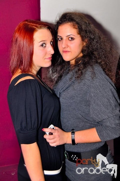 Sfârşit de săptămână în Club Atti's,