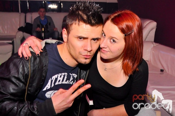 Sfârşit de săptămână în Club Atti's,