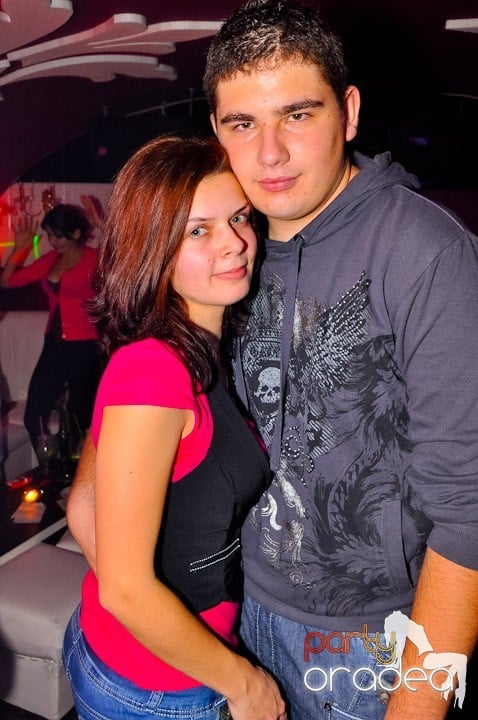 Sfârşit de săptămână în Club Atti's,