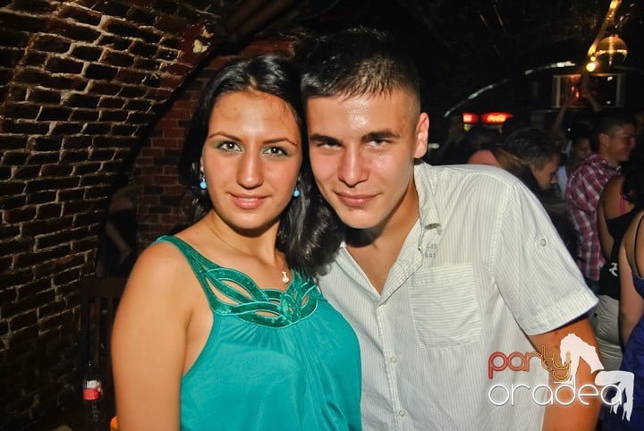 Sfârşit de săptămână în Club Escape, 