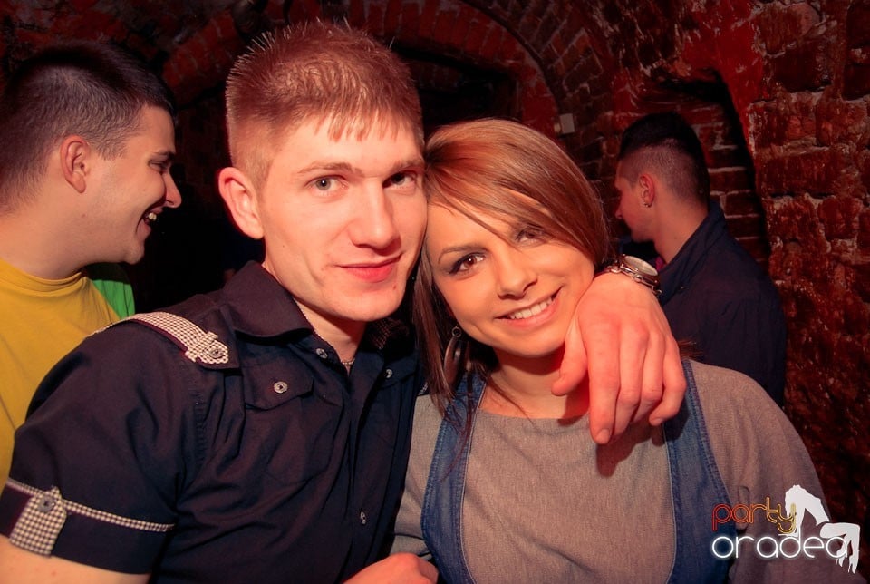 Sfârşit de săptămână în Club Escape, 