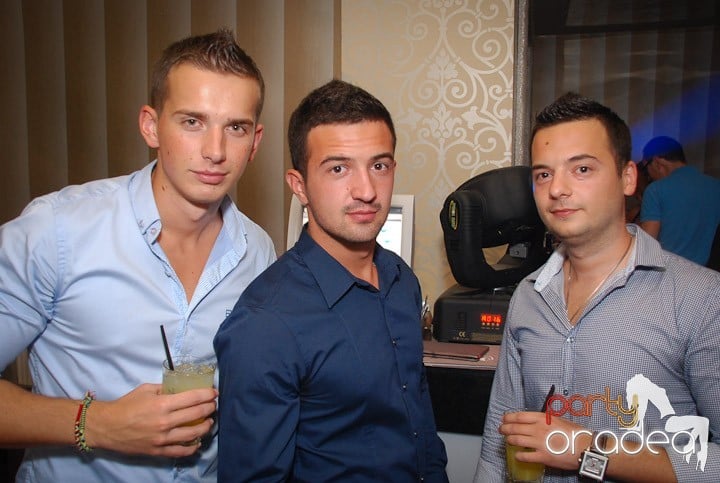 SKYY Party @ Kadó,