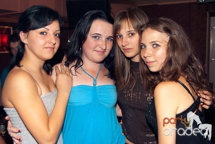 Sombrita de Tequila Party în Seven,