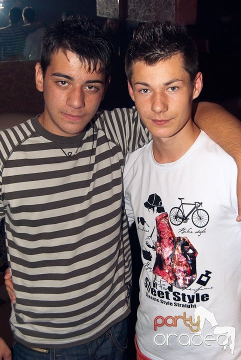 Sombrita de Tequila Party în Seven,