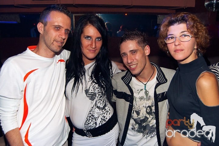 Sombrita de Tequila Party în Seven,