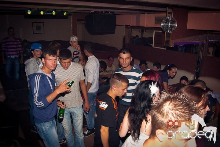 Sombrita de Tequila Party în Seven,