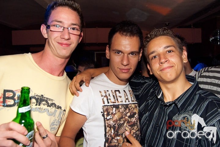 Sombrita de Tequila Party în Seven,