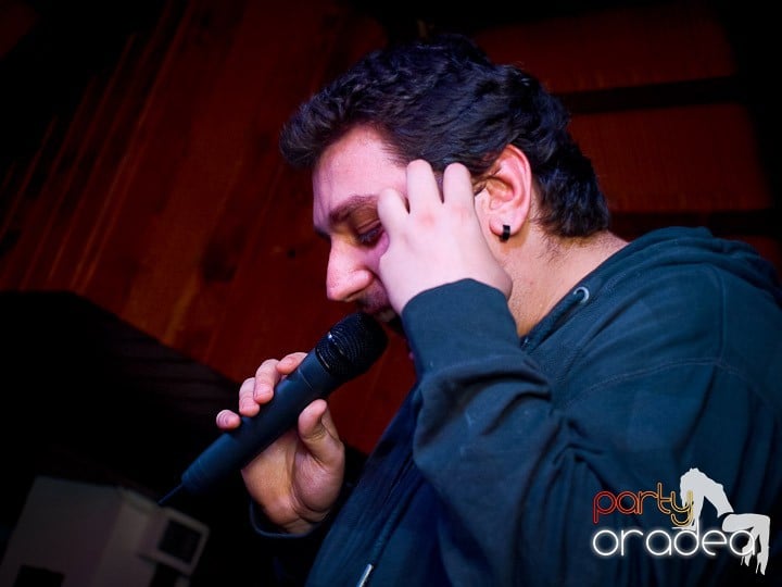 Stand-up Comedy cu Vio şi Micutzu, Queen's Music Pub