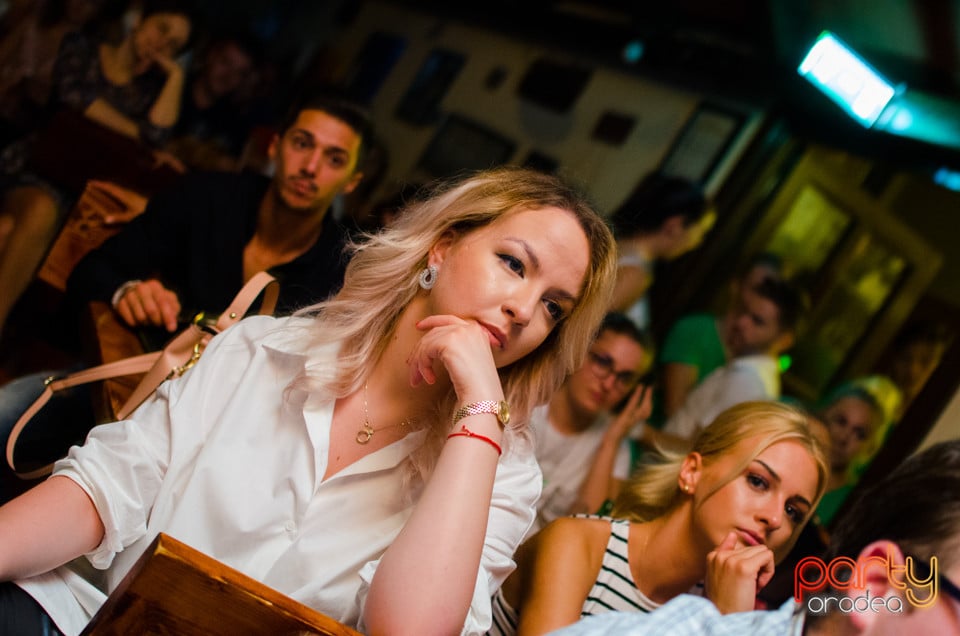 Stand-Up Comedy, Queen's Music Pub