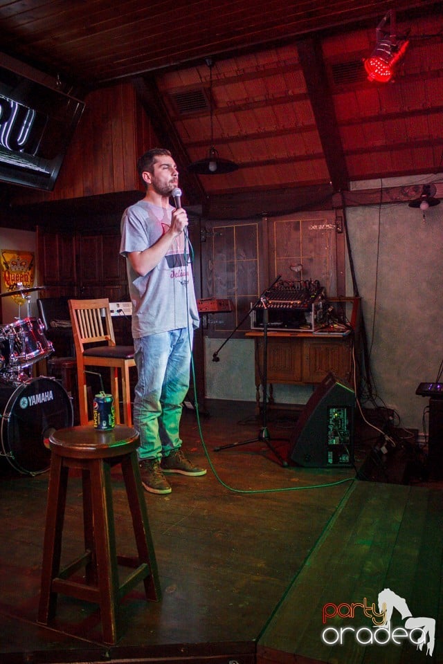 Stand up comedy, Queen's Music Pub