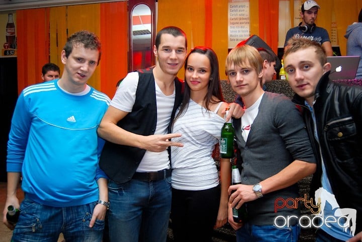 Student Party cu DJ Cristiano şi MC Dany, Student's Place