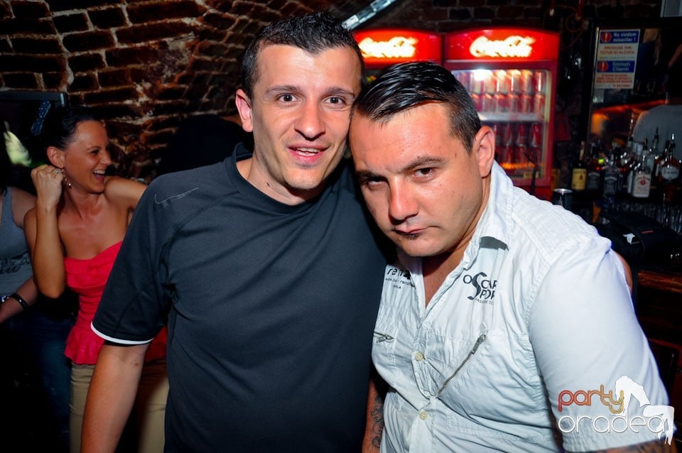 Student Party în Escape Club, 