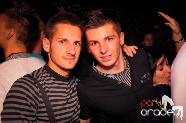 Student Party în Escape, 