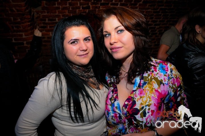 Student Party în Escape,