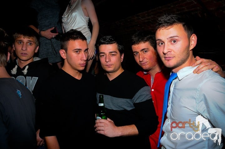 Student Party în Escape,