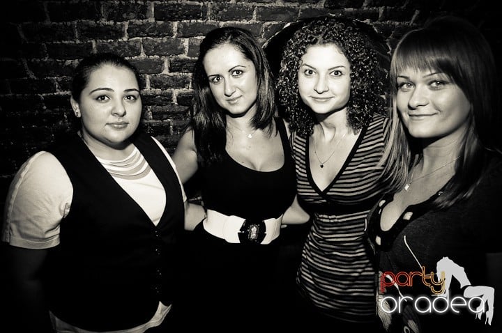 Student Party în Escape,