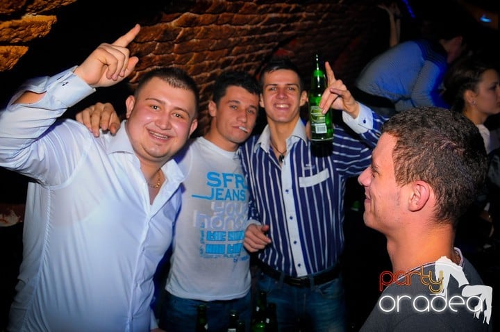 Student Party în Escape,