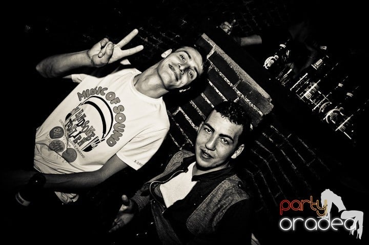 Student Party în Escape, 