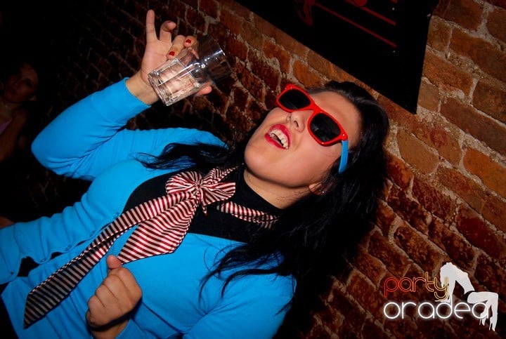 Studenţii continuă distracţia în Club Escape,