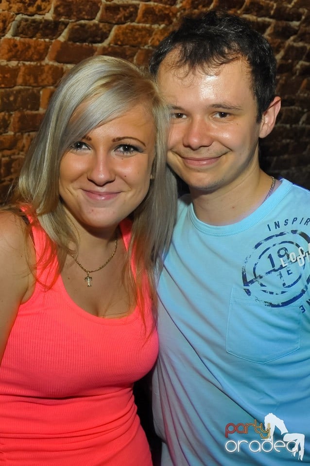 Studparty în Club Escape,