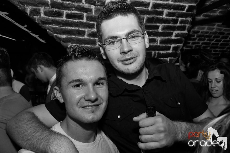 Studparty în Club Escape,
