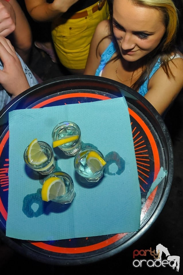 Studparty în Club Escape,