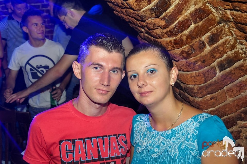 Studparty în Club Escape,