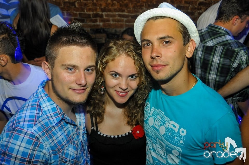 Studparty în Club Escape,