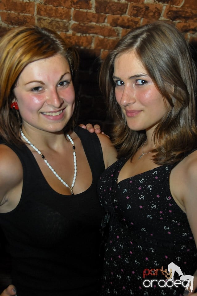 Studparty în Club Escape,