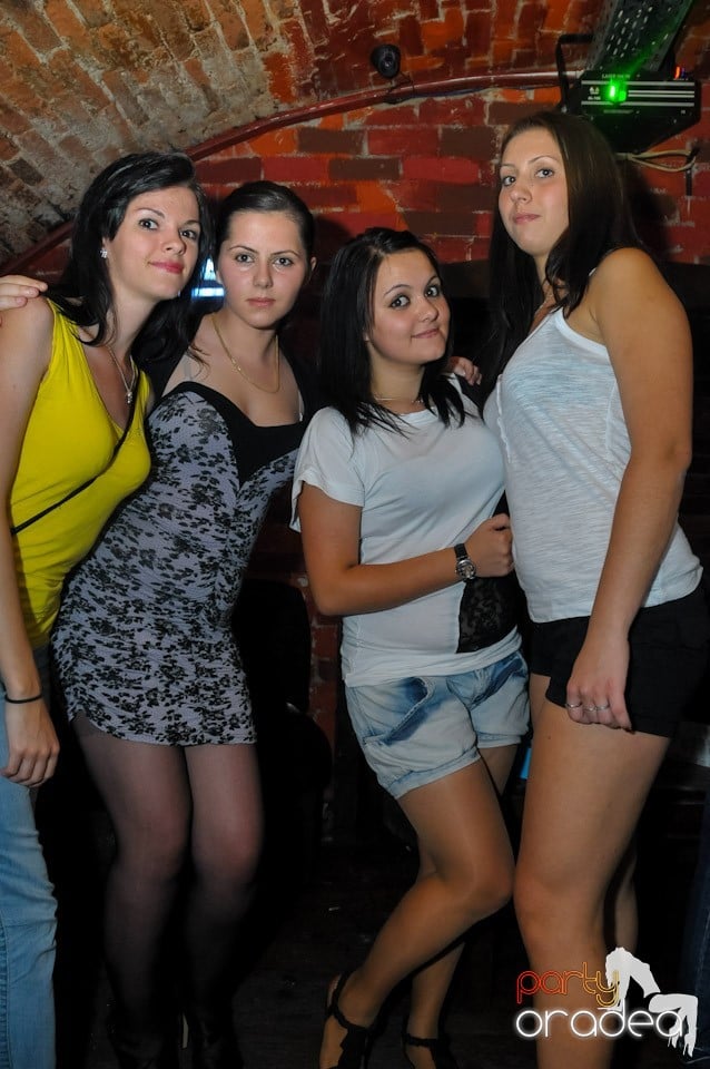 Studparty în Club Escape,