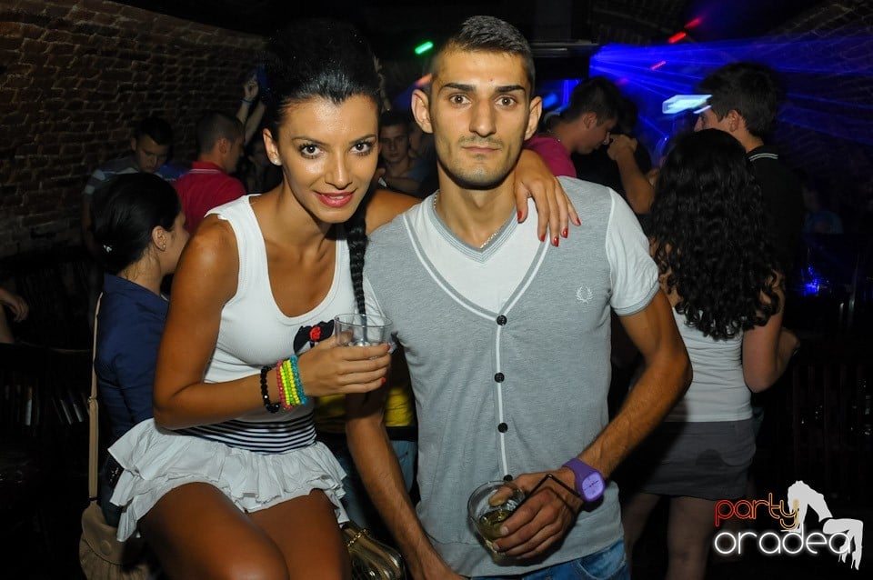 Studparty în Club Escape,