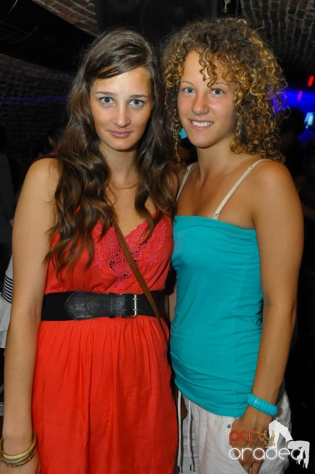 Studparty în Club Escape,