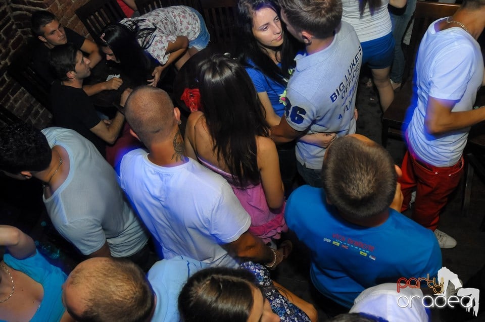 Studparty în Club Escape,