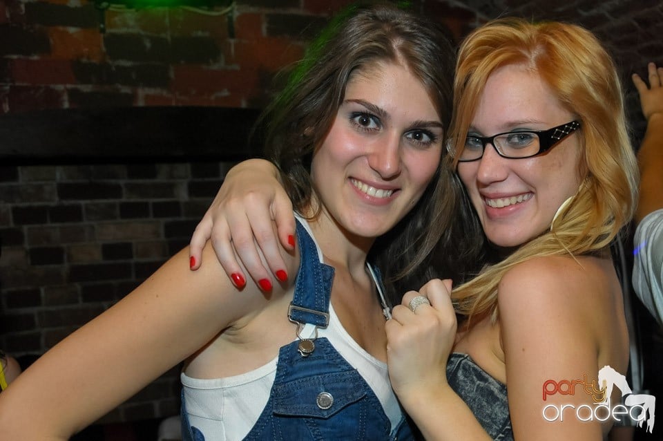 Studparty în Club Escape,