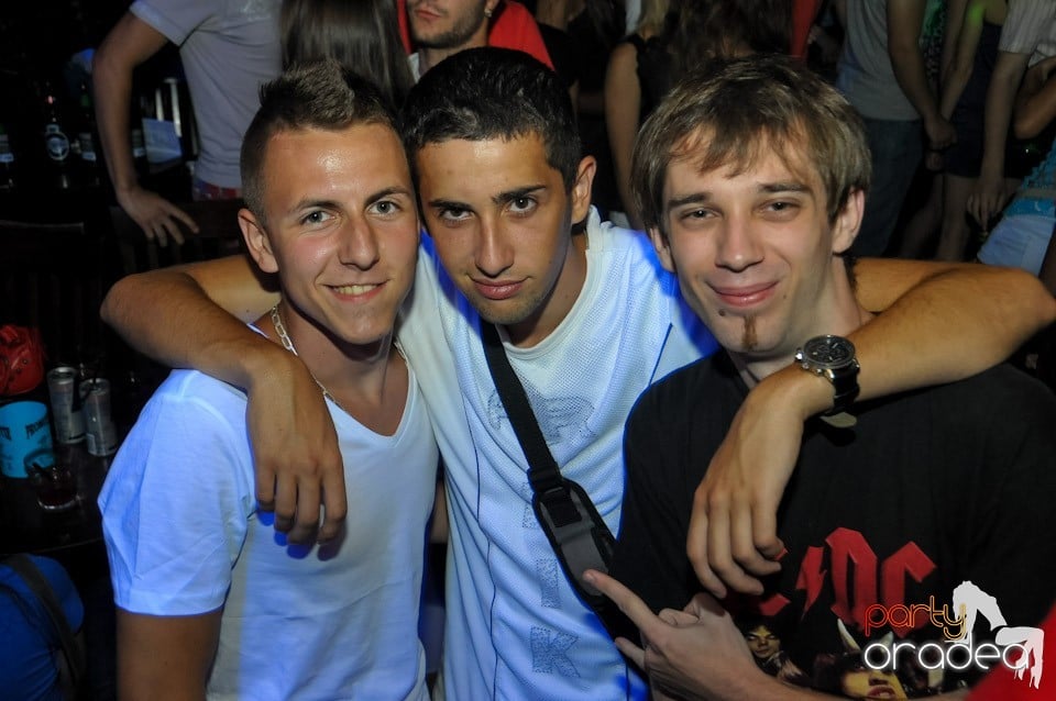 Studparty în Club Escape,