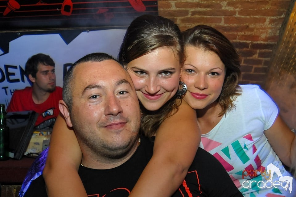 Studparty în Club Escape,