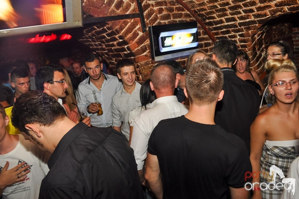 Summer Party cu Carlsberg în Escape,