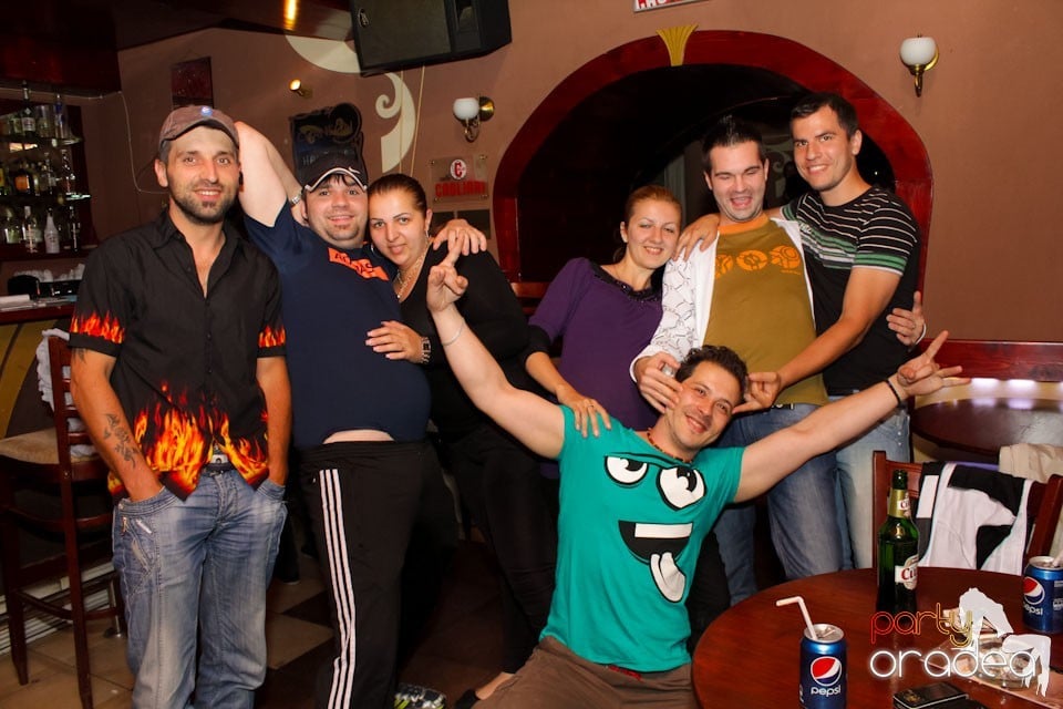 Summer Party în Chanson Café, 