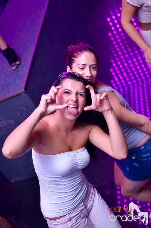 Summer Retro Night Fever @ The One,