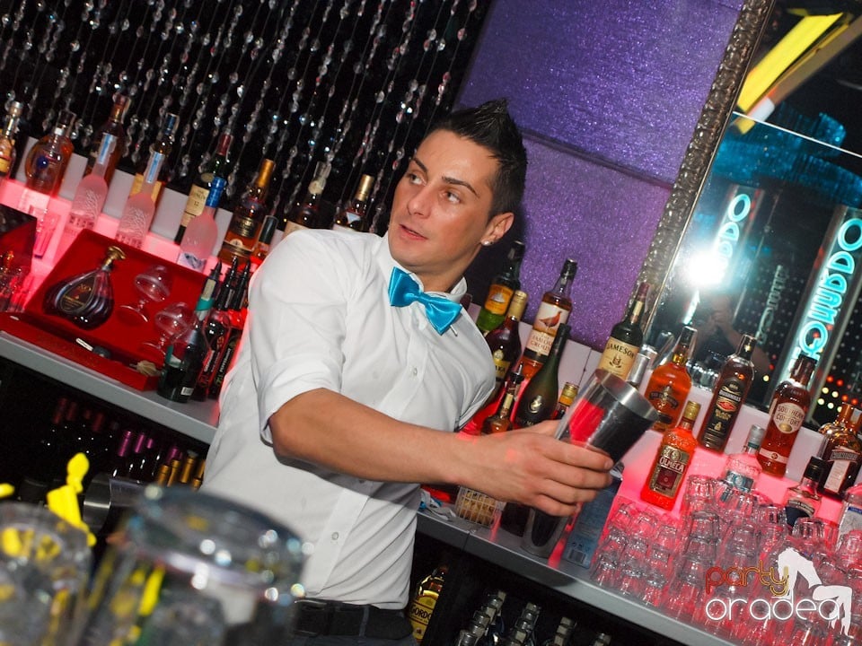 The One: Fashion Night - Titanium Angels,