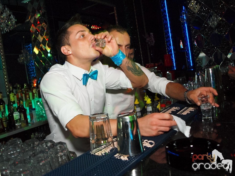 The One: Fashion Night - Titanium Angels,