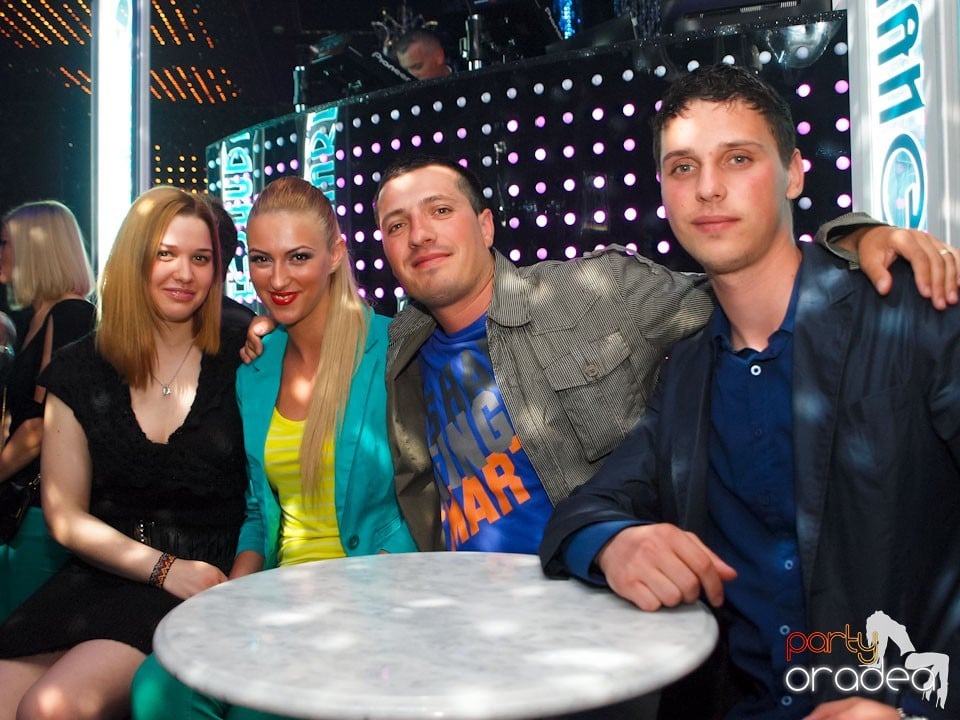 The One: Fashion Night - Titanium Angels,