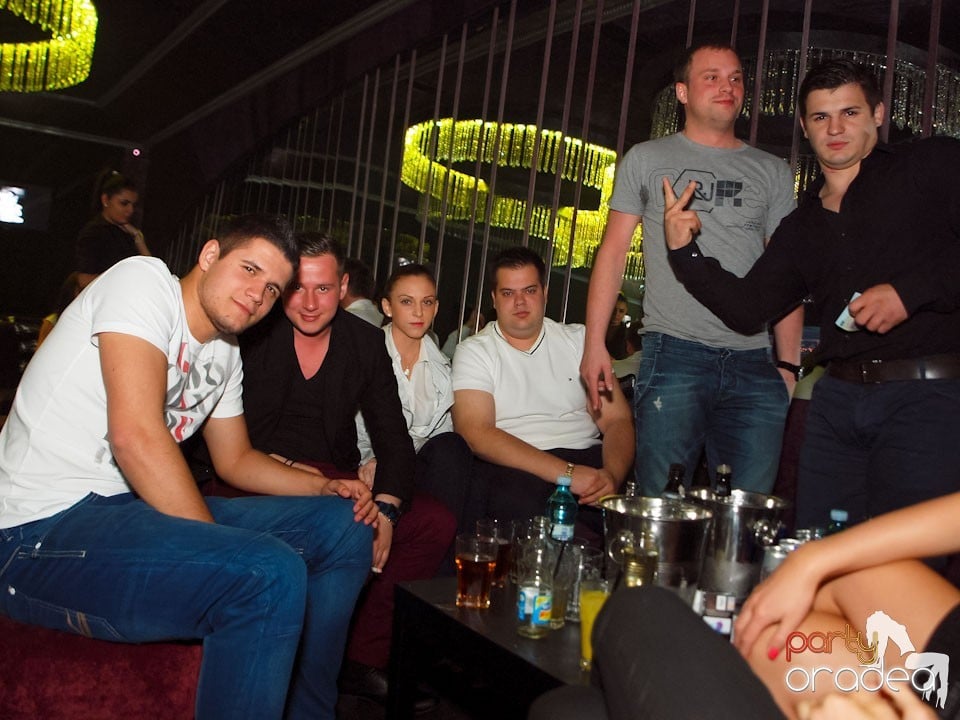 The One: Fashion Night - Titanium Angels,