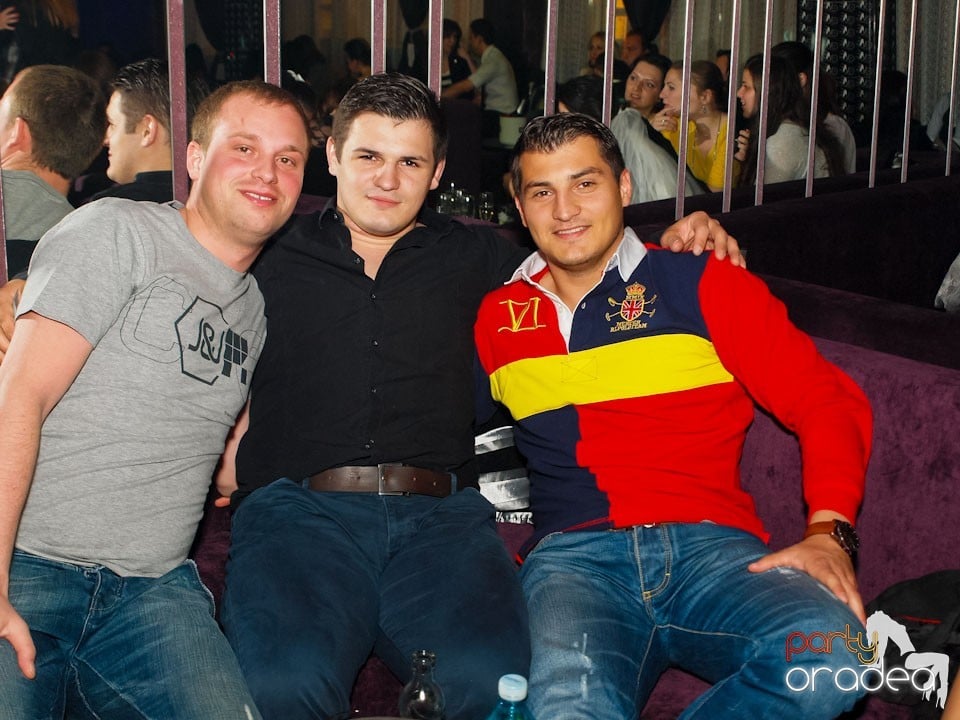 The One: Fashion Night - Titanium Angels,