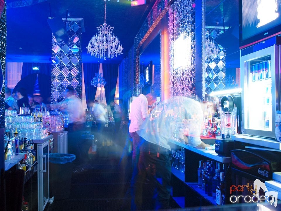 The One: Fashion Night - Titanium Angels,