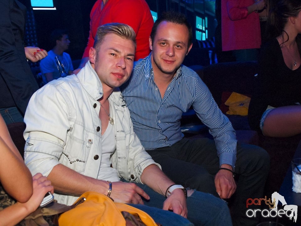 The One: Fashion Night - Titanium Angels,
